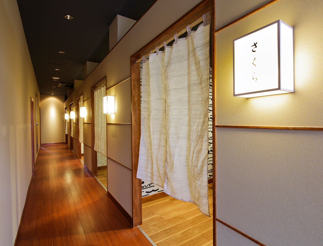 周りが気にならない、全席完全個室